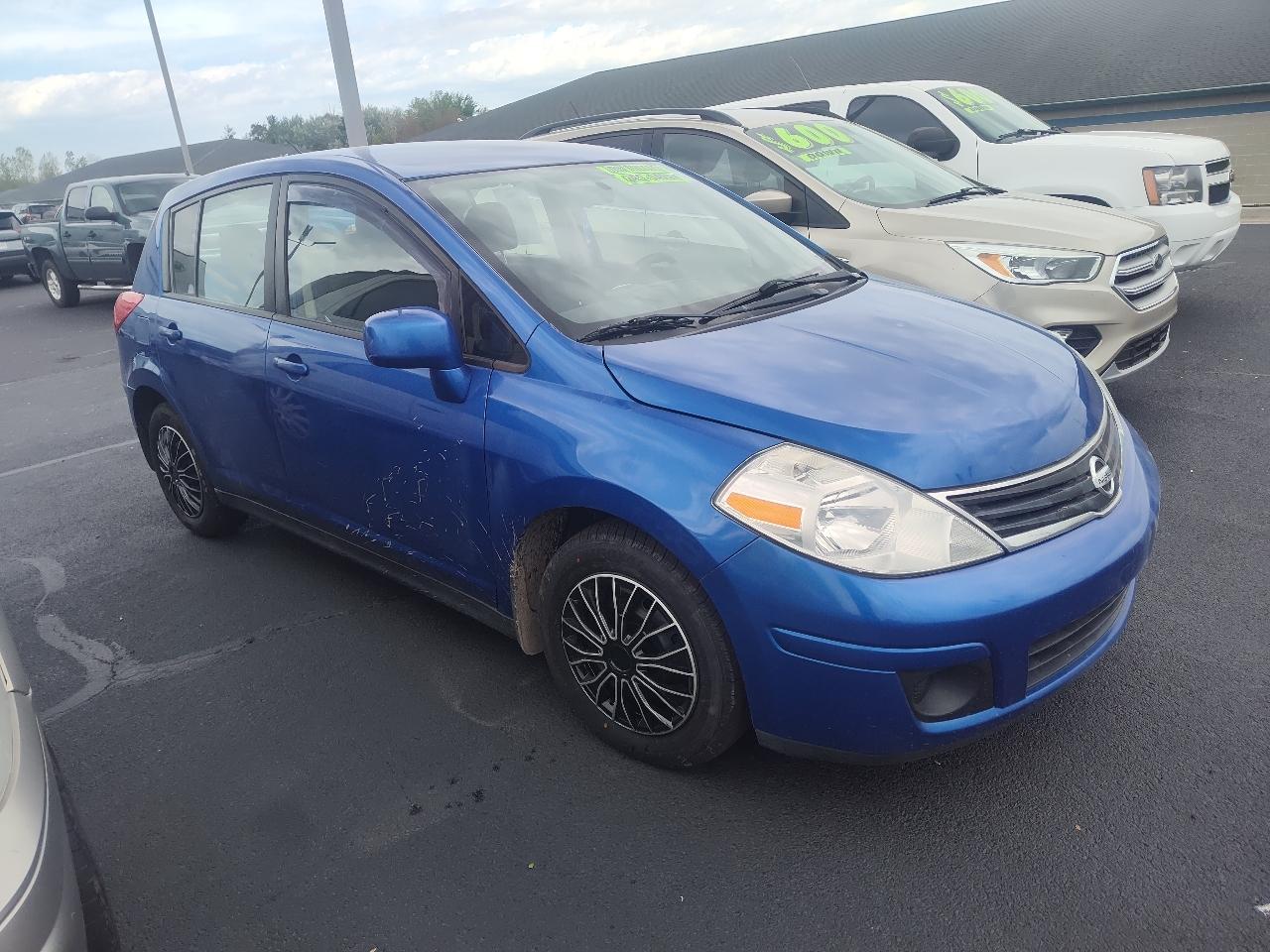 Nissan Versa 5dr HB I4 Auto 1.8 S 2011