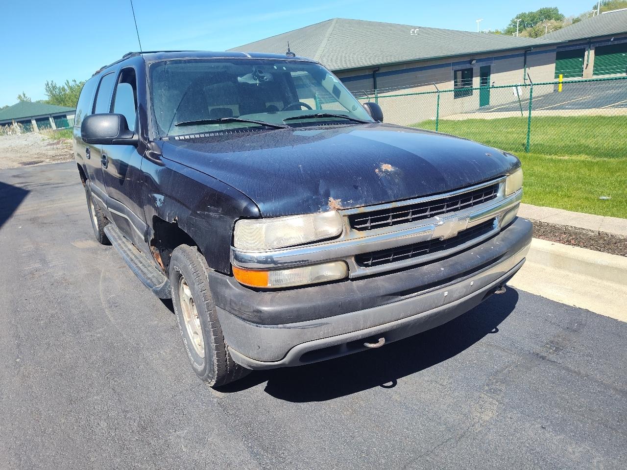 Chevrolet Suburban 4dr 1500 4WD LS 2004