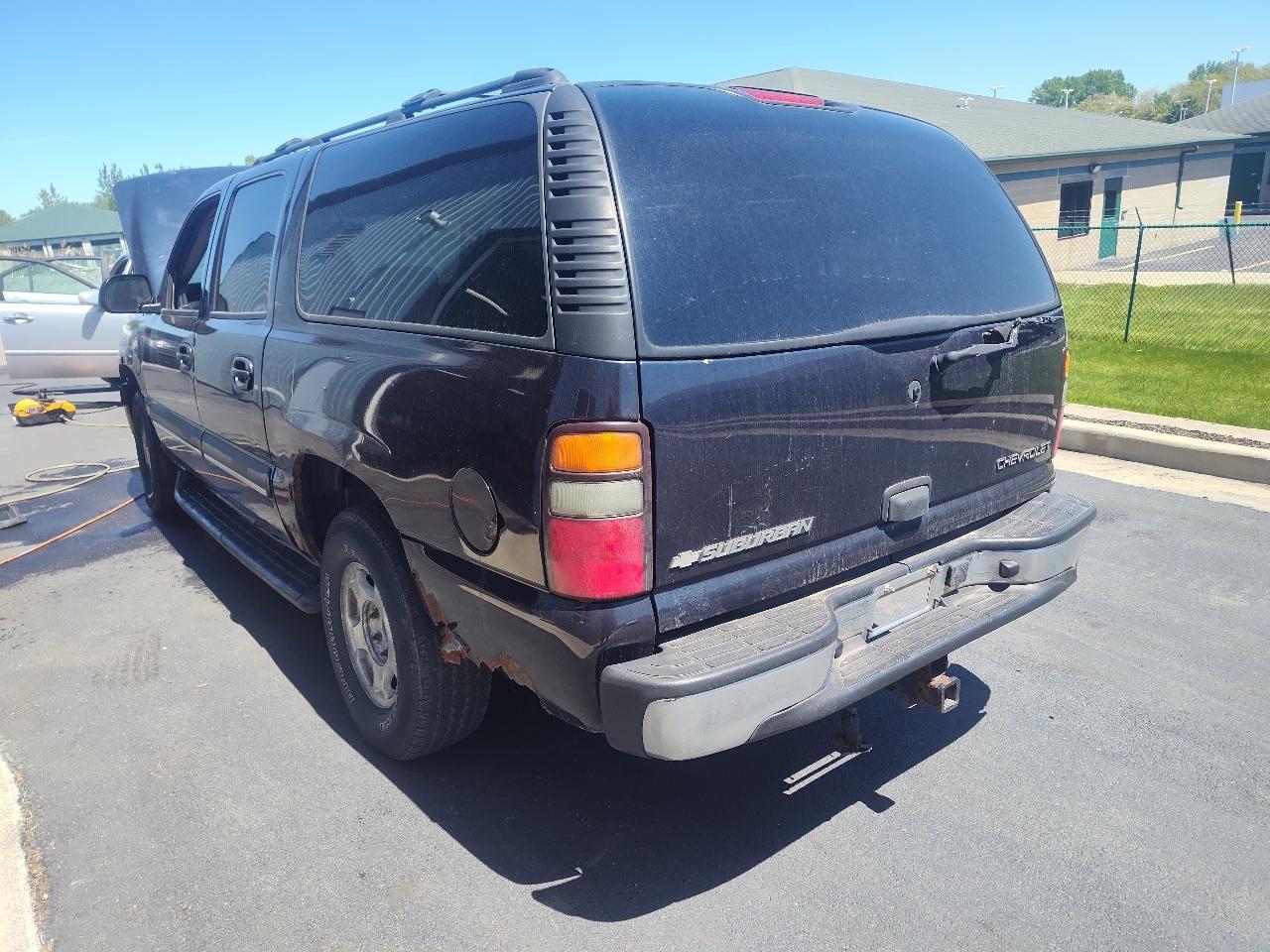Chevrolet Suburban 4dr 1500 4WD LS 2004