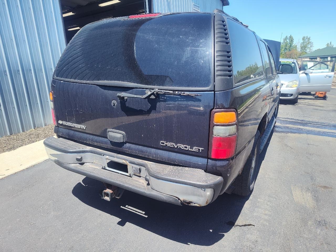 Chevrolet Suburban 4dr 1500 4WD LS 2004