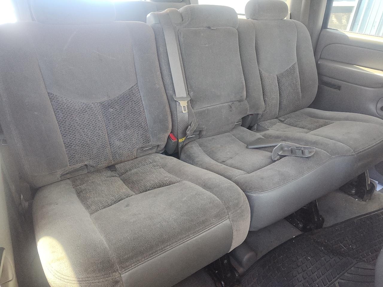 Chevrolet Suburban 4dr 1500 4WD LS 2004