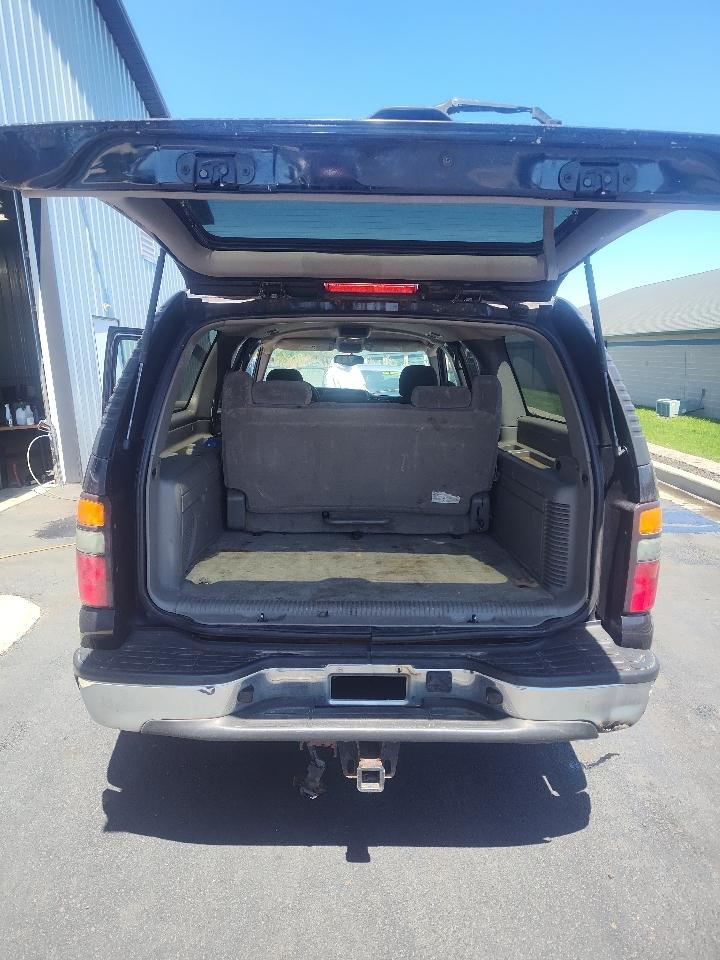 Chevrolet Suburban 4dr 1500 4WD LS 2004