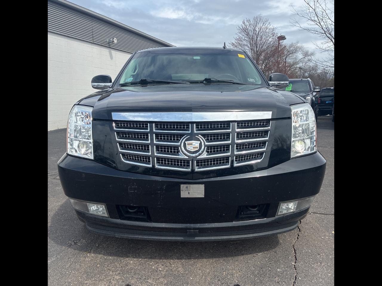 Cadillac Escalade ESV AWD 4dr Premium 2011