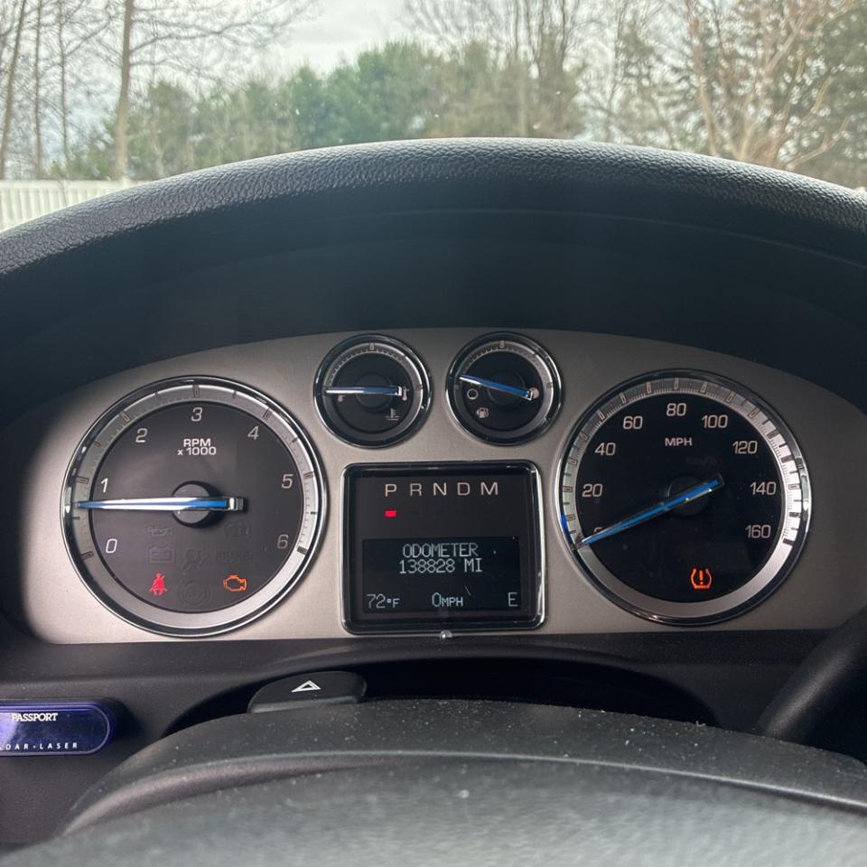 Cadillac Escalade ESV AWD 4dr Premium 2011