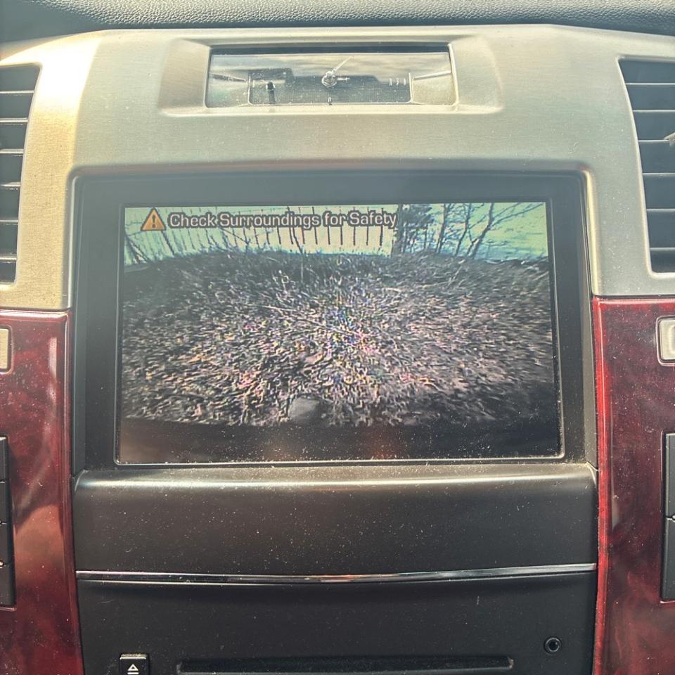 Cadillac Escalade ESV AWD 4dr Premium 2011