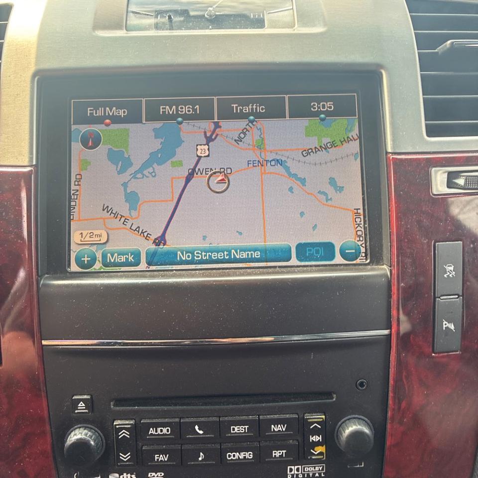 Cadillac Escalade ESV AWD 4dr Premium 2011