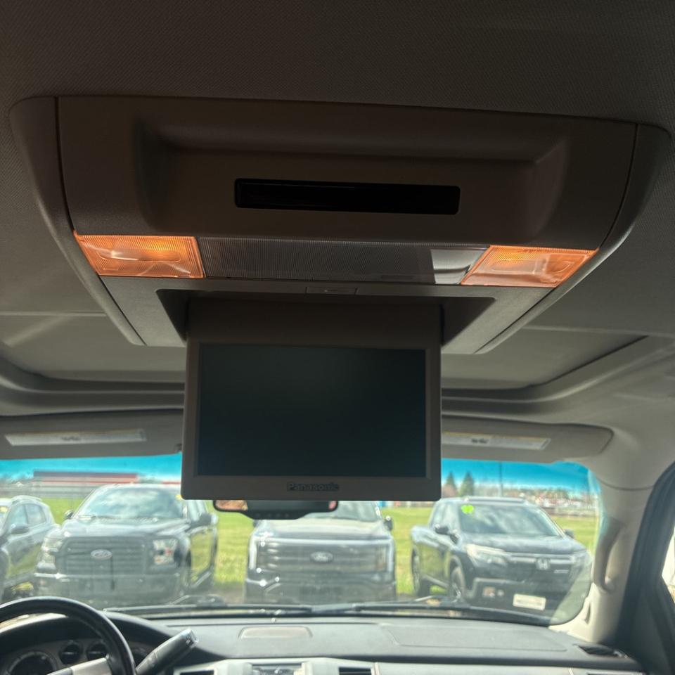 Cadillac Escalade ESV AWD 4dr Premium 2011