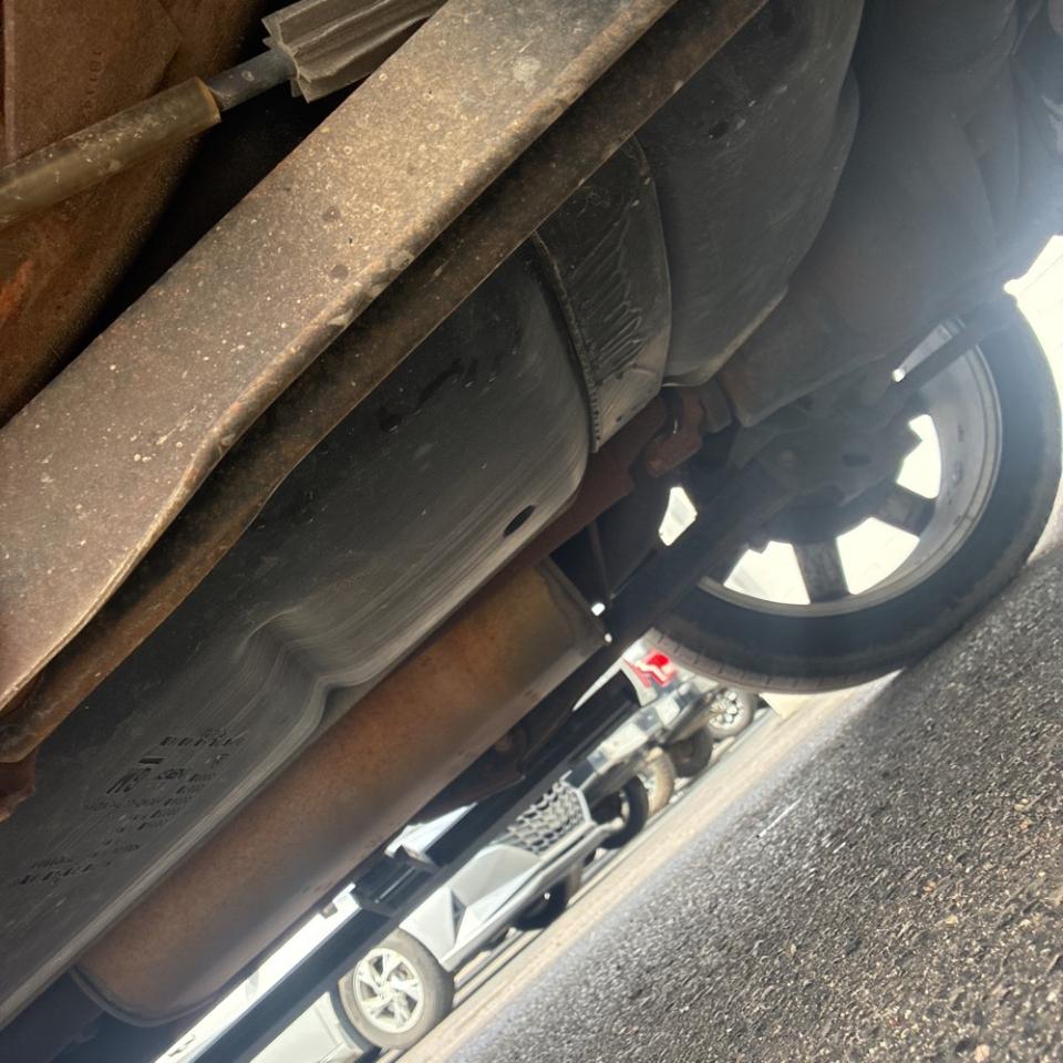 Cadillac Escalade ESV AWD 4dr Premium 2011