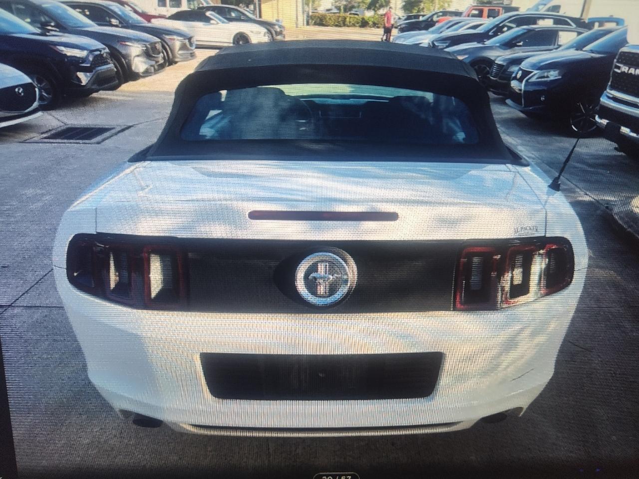 Ford Mustang 2dr Conv V6 2013