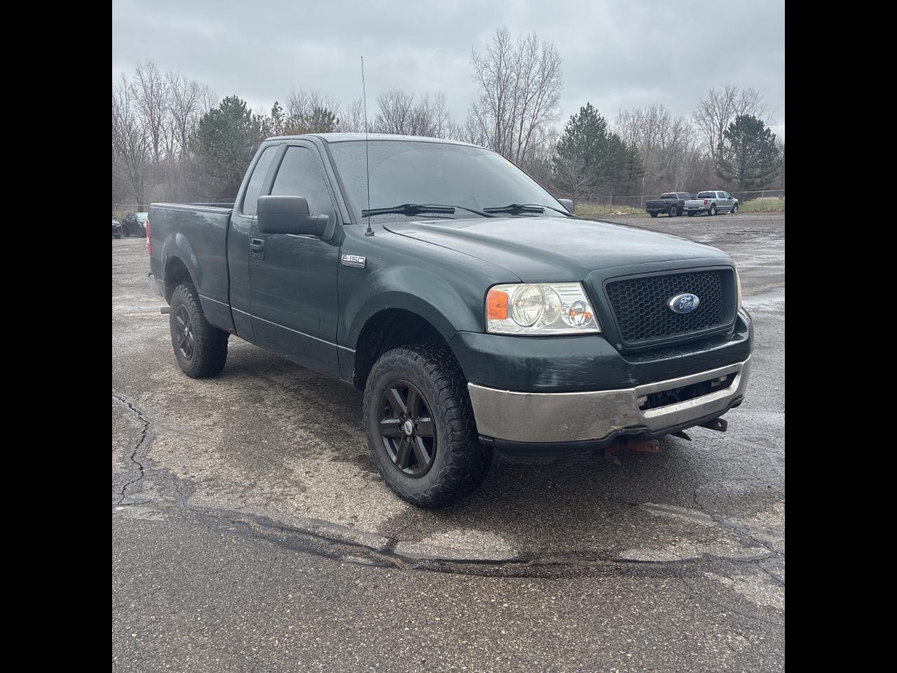 Ford F-150 Reg Cab 126" XL 4WD 2006
