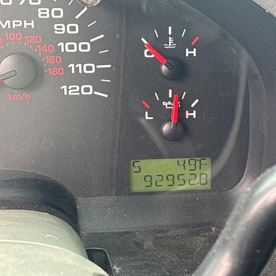 Ford F-150 Reg Cab 126" XL 4WD 2006