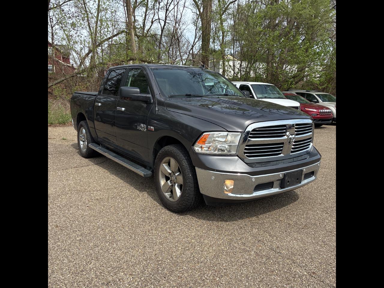 RAM 1500 Big Horn 4x4 Crew Cab 5'7" Box 2017
