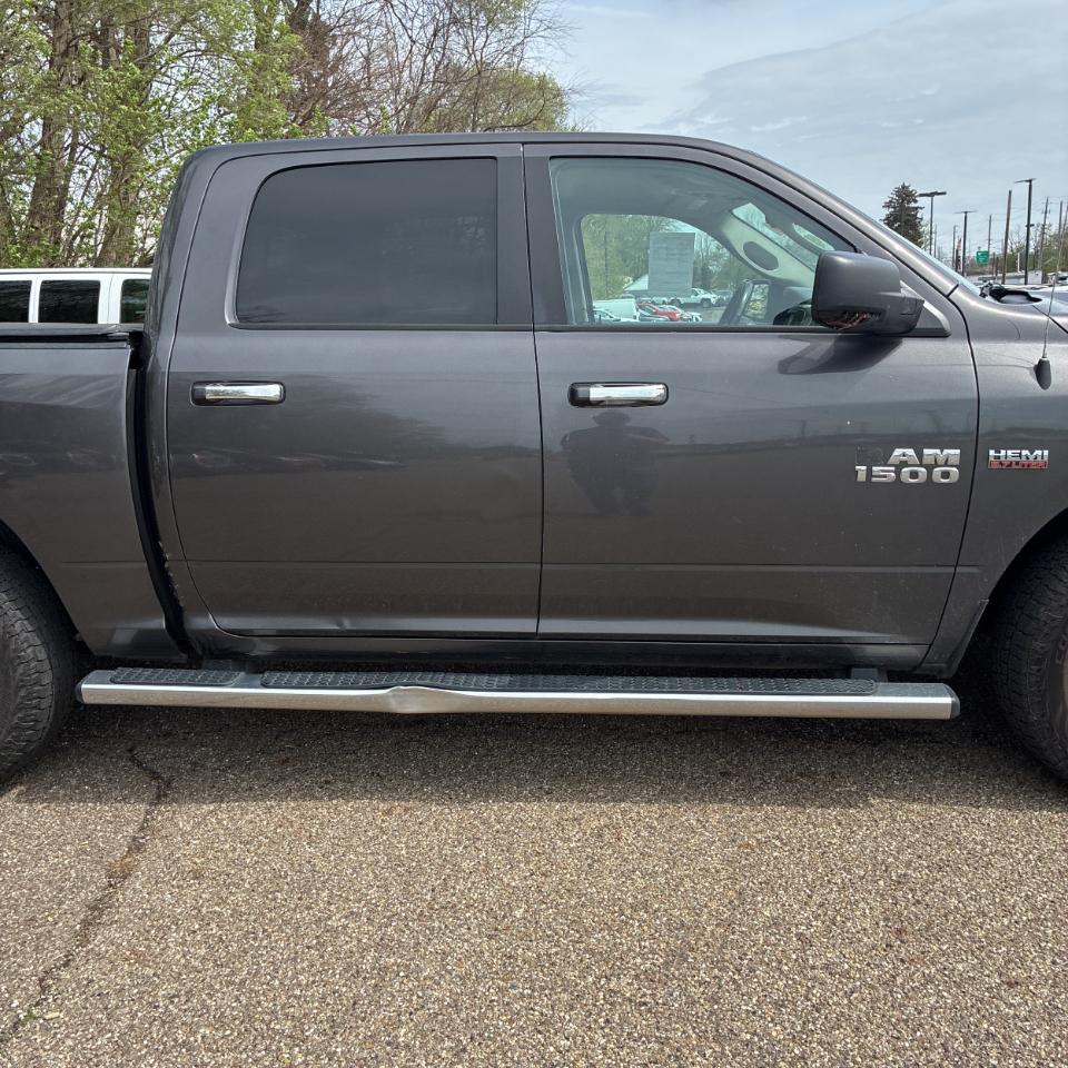 RAM 1500 Big Horn 4x4 Crew Cab 5'7" Box 2017