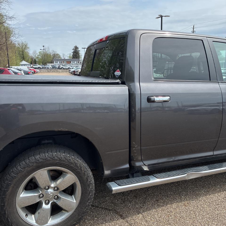 RAM 1500 Big Horn 4x4 Crew Cab 5'7" Box 2017