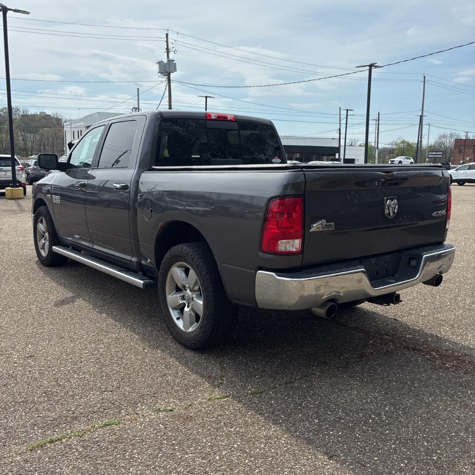 RAM 1500 Big Horn 4x4 Crew Cab 5'7" Box 2017