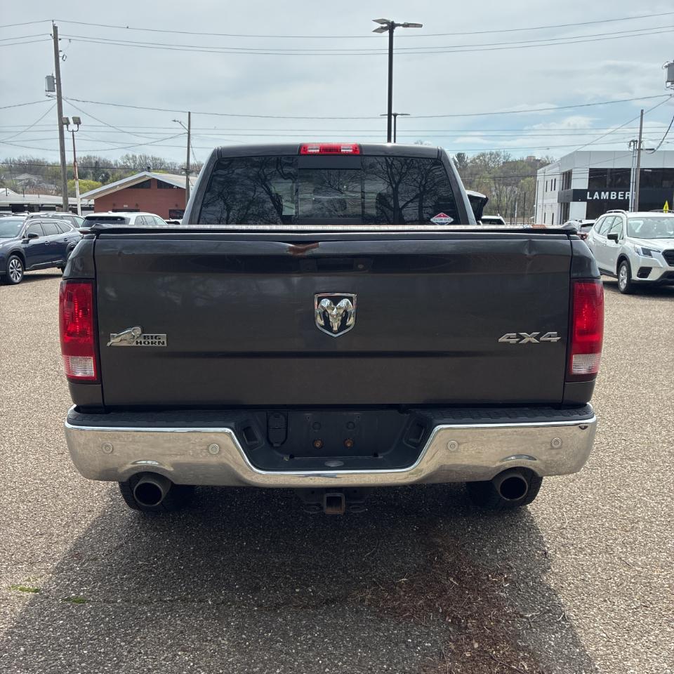 RAM 1500 Big Horn 4x4 Crew Cab 5'7" Box 2017