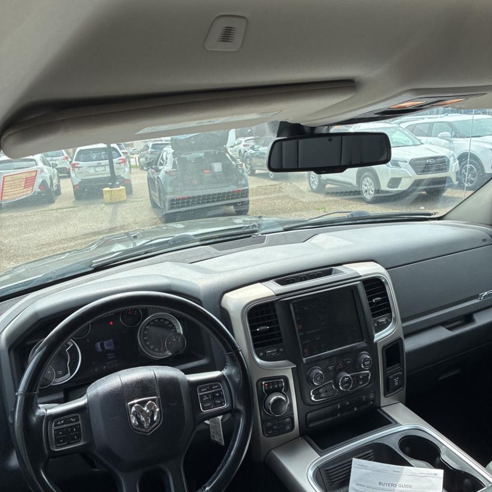 RAM 1500 Big Horn 4x4 Crew Cab 5'7" Box 2017