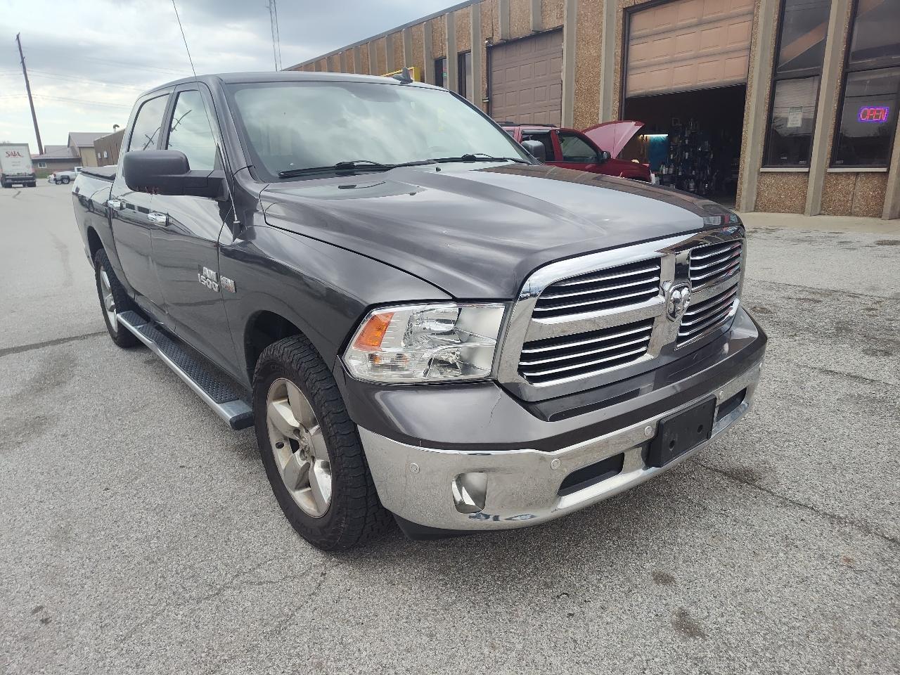 RAM 1500 Big Horn 4x4 Crew Cab 5'7" Box 2017