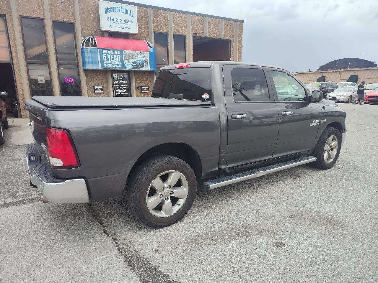 RAM 1500 Big Horn 4x4 Crew Cab 5'7" Box 2017