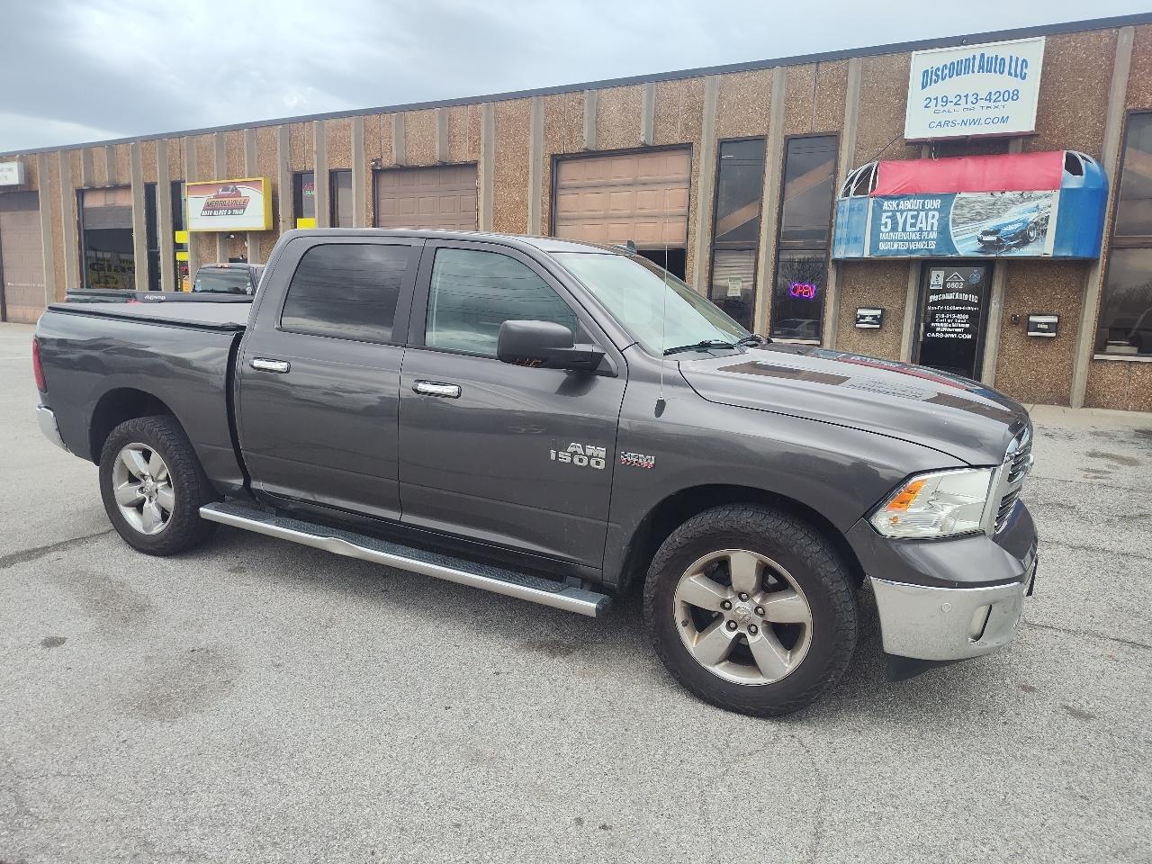 RAM 1500 Big Horn 4x4 Crew Cab 5'7" Box 2017
