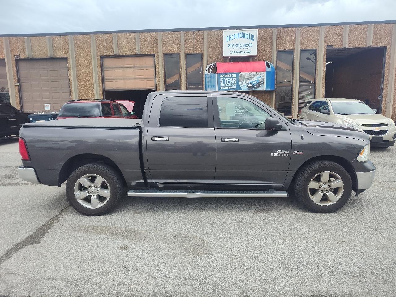 RAM 1500 Big Horn 4x4 Crew Cab 5'7" Box 2017