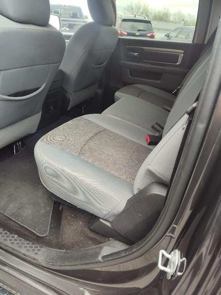 RAM 1500 Big Horn 4x4 Crew Cab 5'7" Box 2017