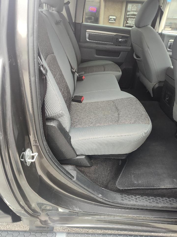 RAM 1500 Big Horn 4x4 Crew Cab 5'7" Box 2017