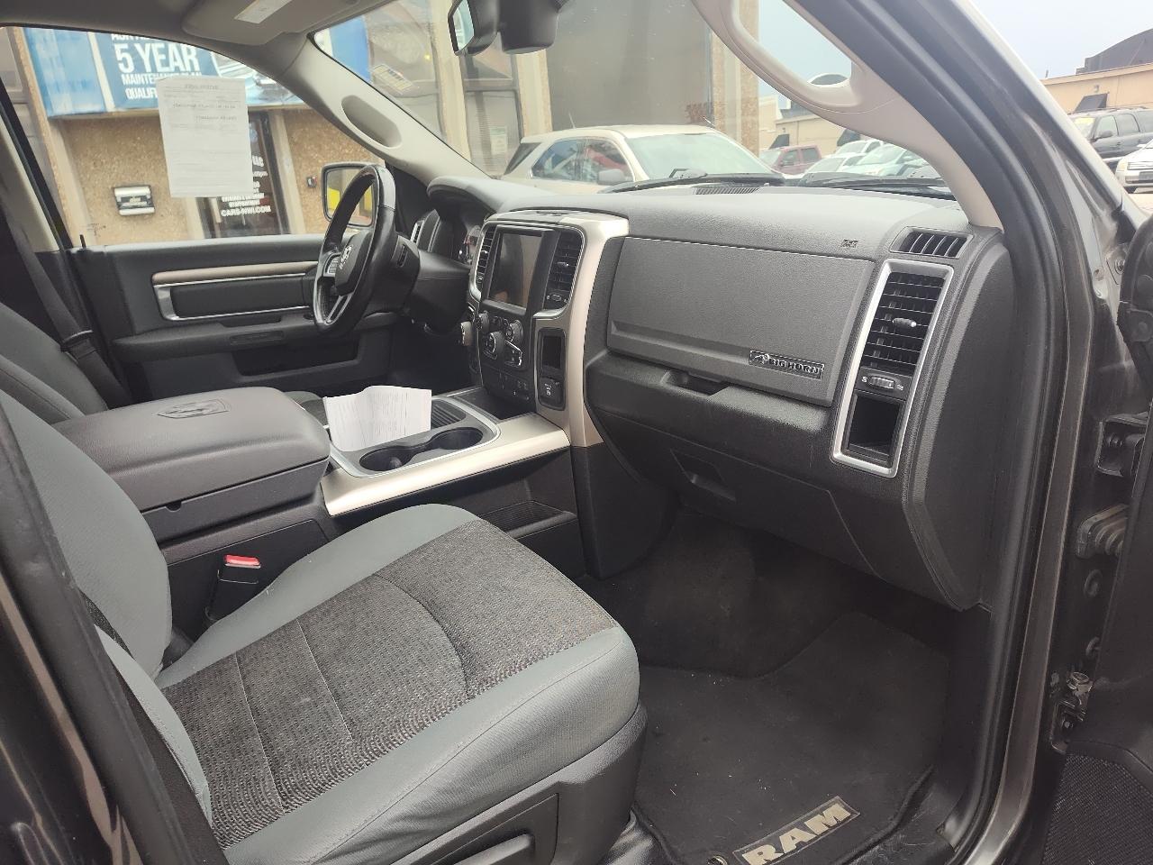 RAM 1500 Big Horn 4x4 Crew Cab 5'7" Box 2017