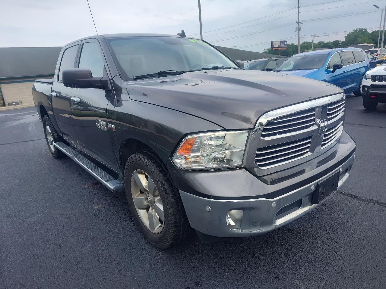RAM 1500 Big Horn 4x4 Crew Cab 5'7" Box 2017