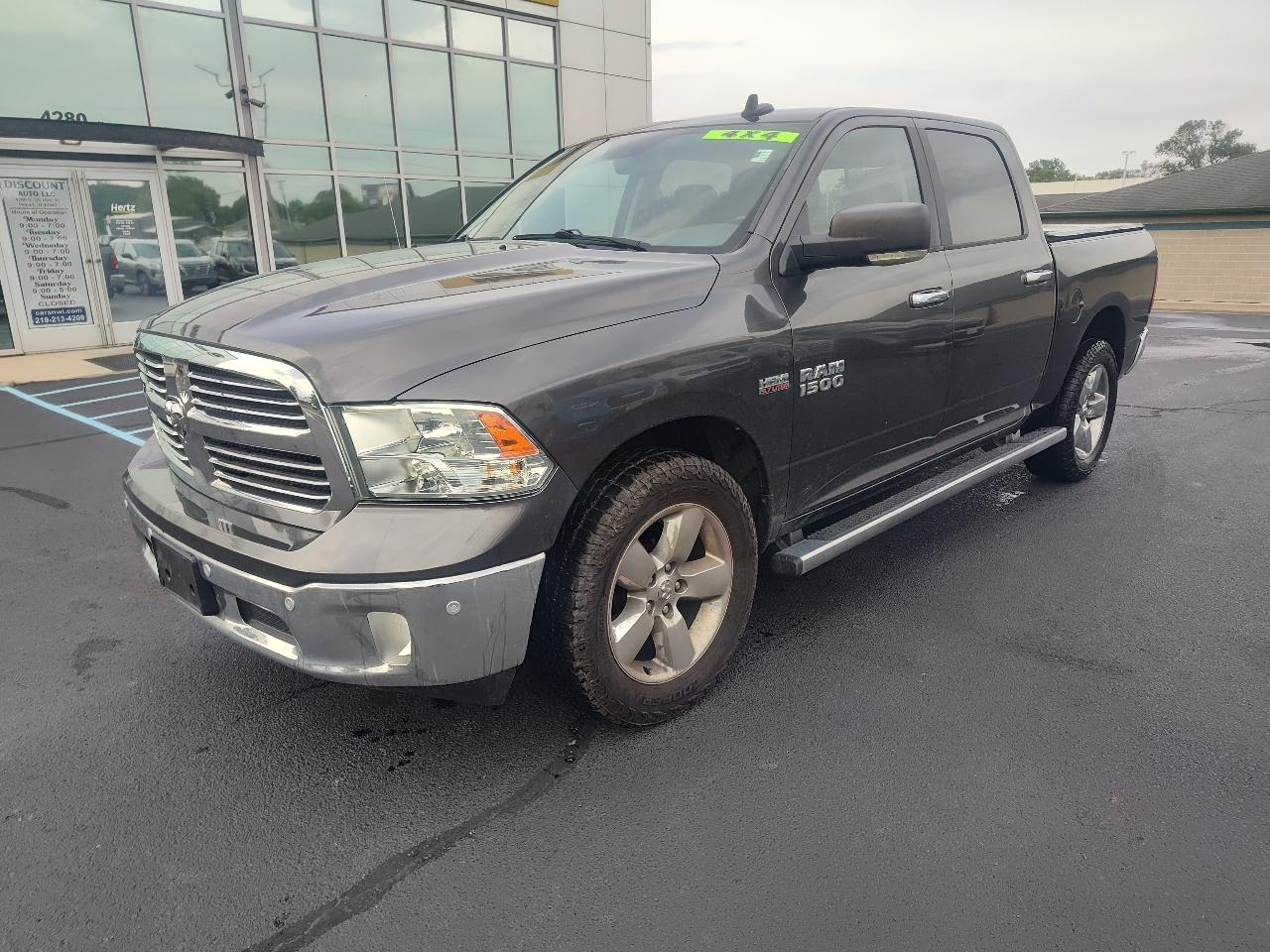 RAM 1500 Big Horn 4x4 Crew Cab 5'7" Box 2017