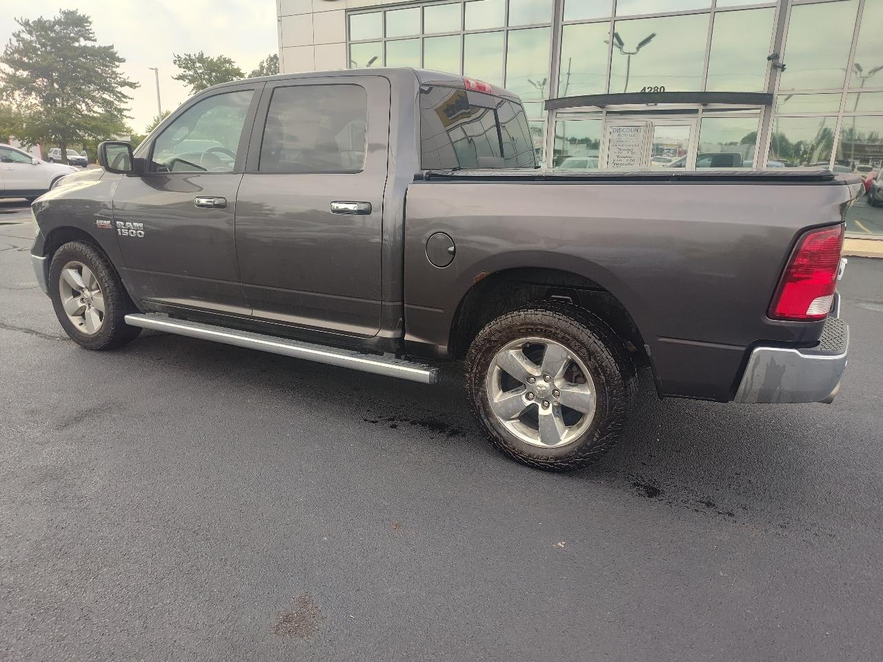 RAM 1500 Big Horn 4x4 Crew Cab 5'7" Box 2017
