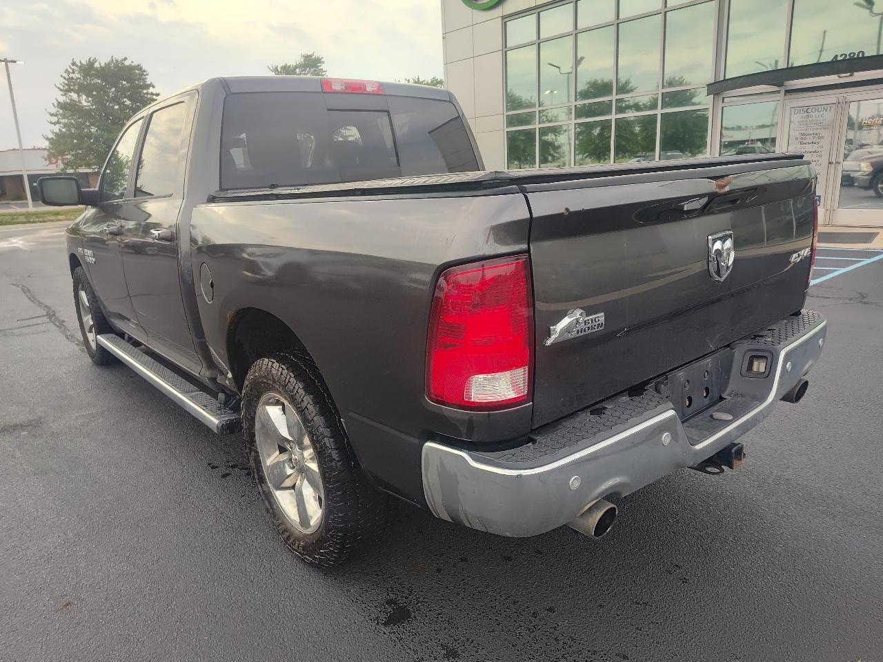 RAM 1500 Big Horn 4x4 Crew Cab 5'7" Box 2017