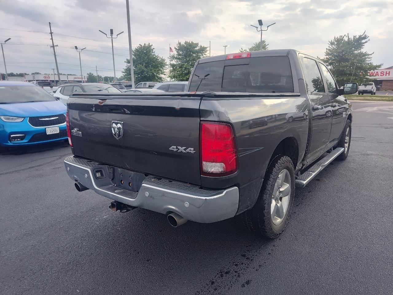 RAM 1500 Big Horn 4x4 Crew Cab 5'7" Box 2017