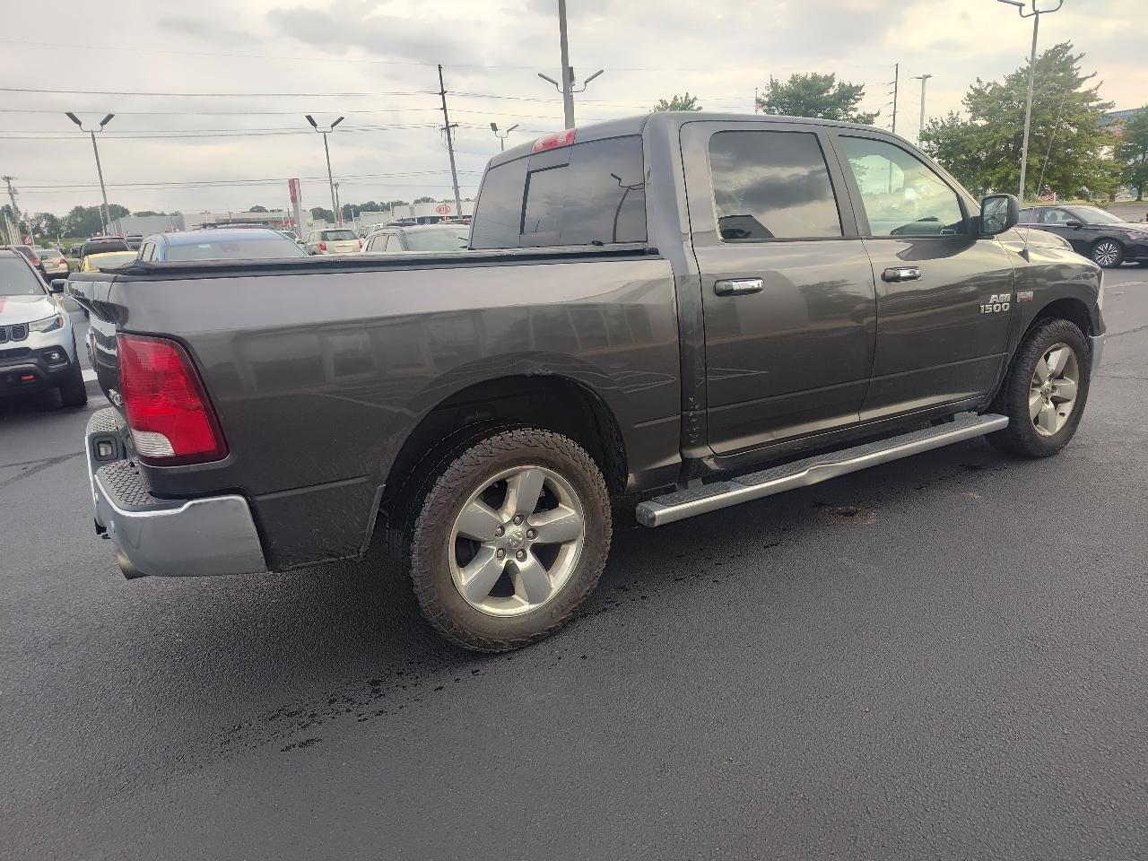 RAM 1500 Big Horn 4x4 Crew Cab 5'7" Box 2017