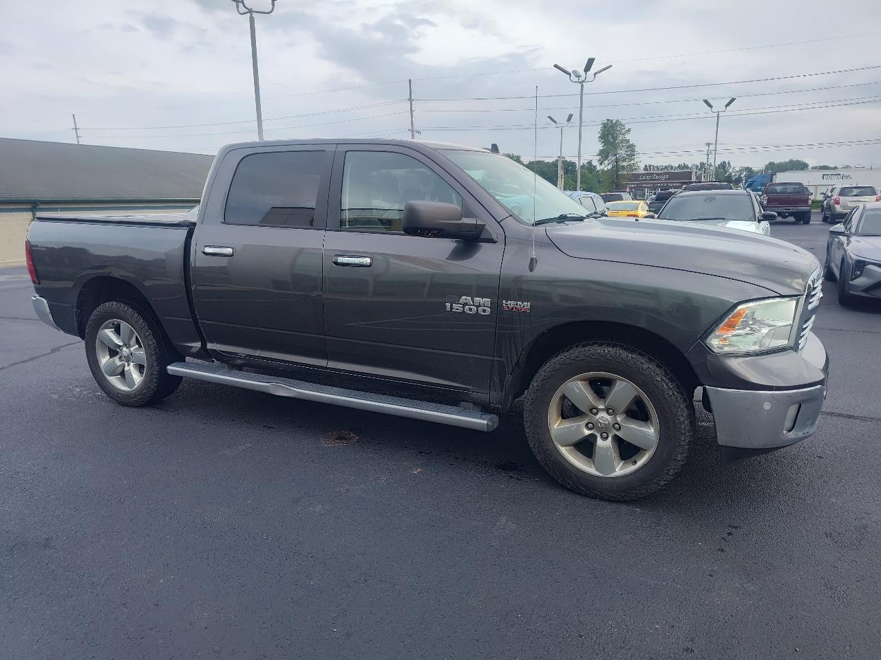 RAM 1500 Big Horn 4x4 Crew Cab 5'7" Box 2017