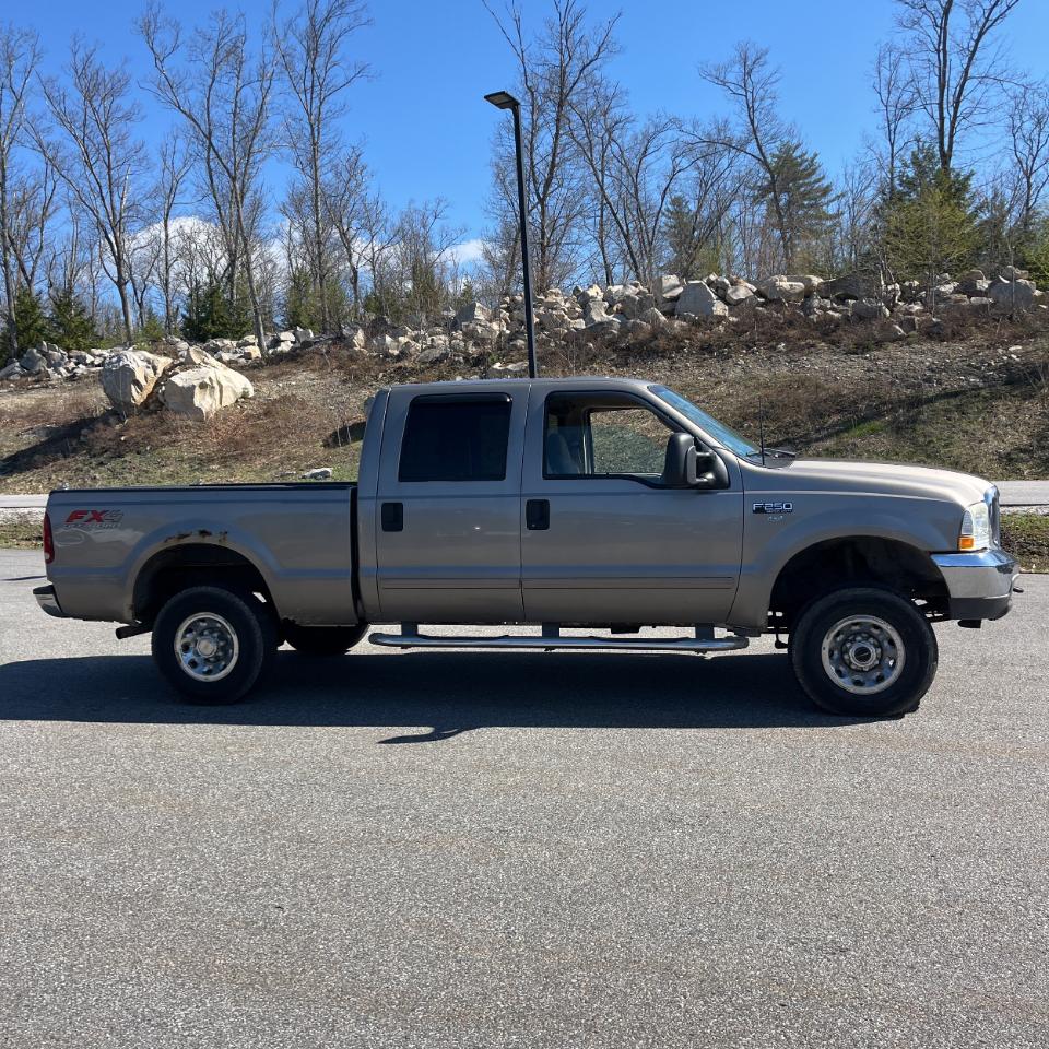 Ford Super Duty F-250 Crew Cab 156" XL 4WD 2003