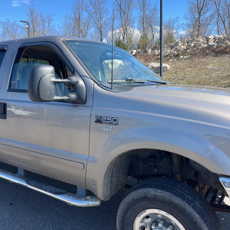 Ford Super Duty F-250 Crew Cab 156" XL 4WD 2003