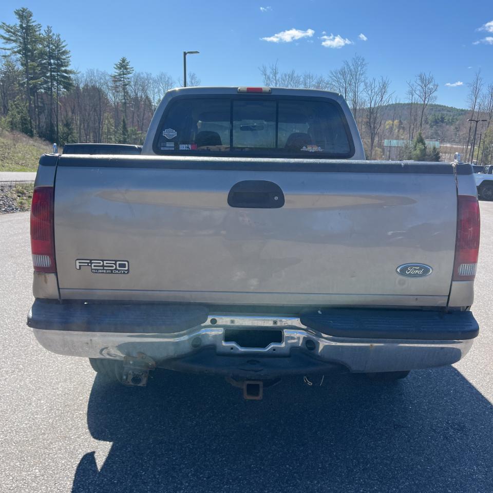 Ford Super Duty F-250 Crew Cab 156" XL 4WD 2003