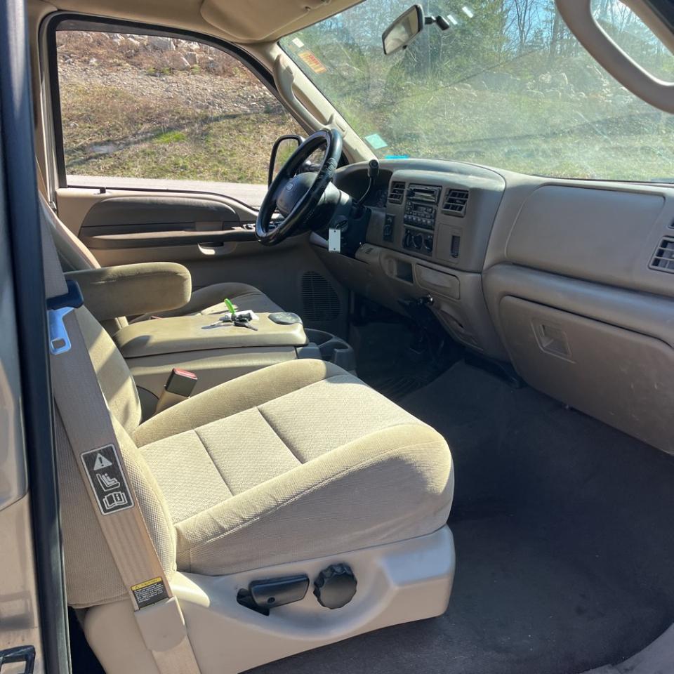 Ford Super Duty F-250 Crew Cab 156" XL 4WD 2003