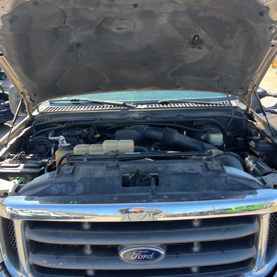 Ford Super Duty F-250 Crew Cab 156" XL 4WD 2003