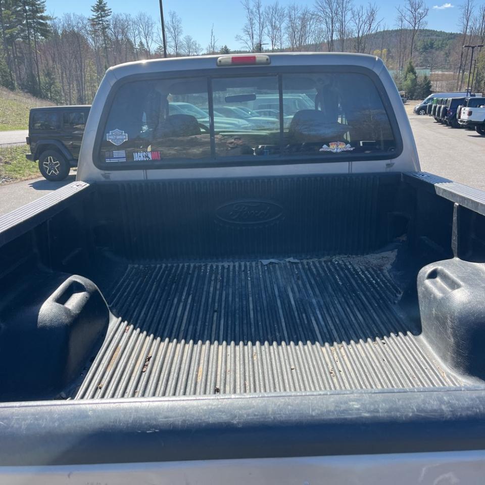 Ford Super Duty F-250 Crew Cab 156" XL 4WD 2003