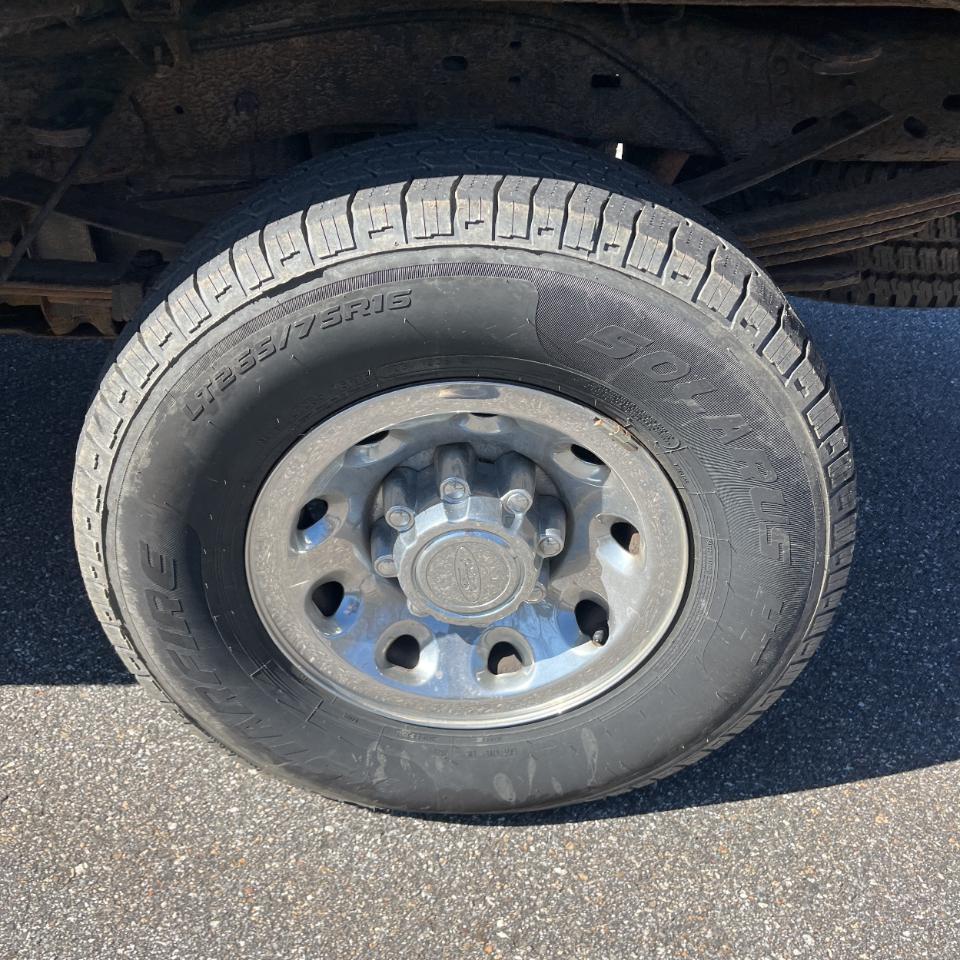 Ford Super Duty F-250 Crew Cab 156" XL 4WD 2003