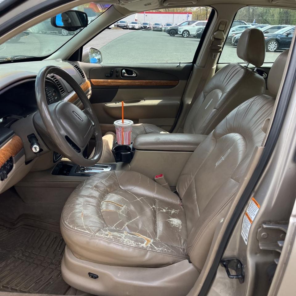 Lincoln Continental 4dr Sdn 2000