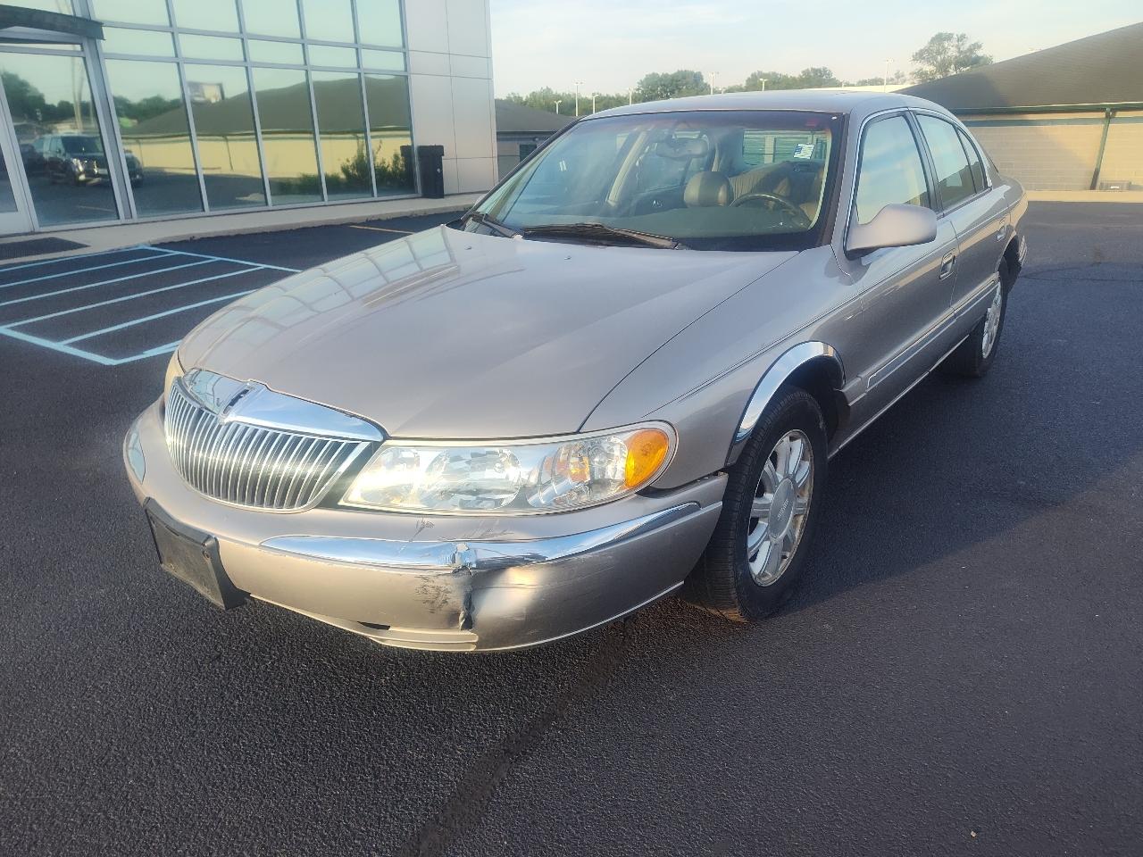 Lincoln Continental 4dr Sdn 2000