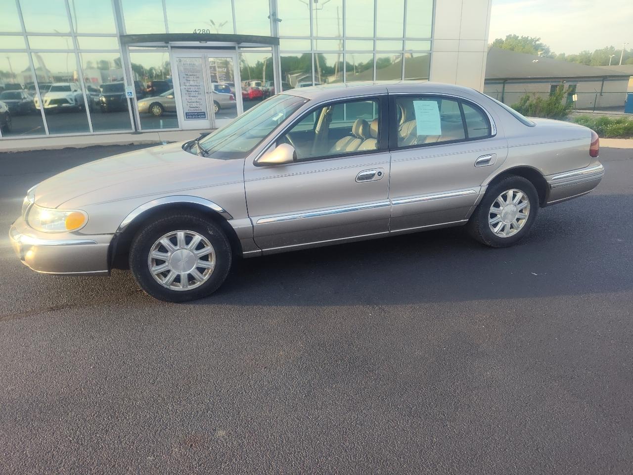 Lincoln Continental 4dr Sdn 2000