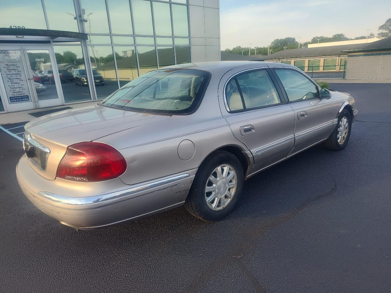 Lincoln Continental 4dr Sdn 2000