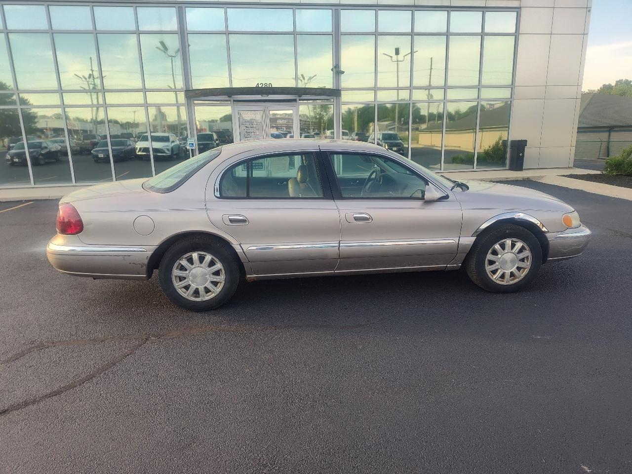 Lincoln Continental 4dr Sdn 2000