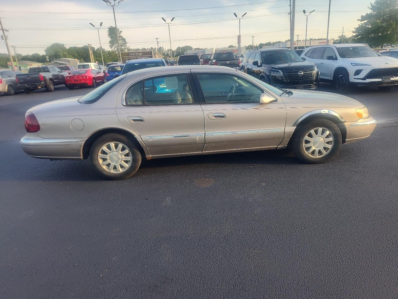 Lincoln Continental 4dr Sdn 2000