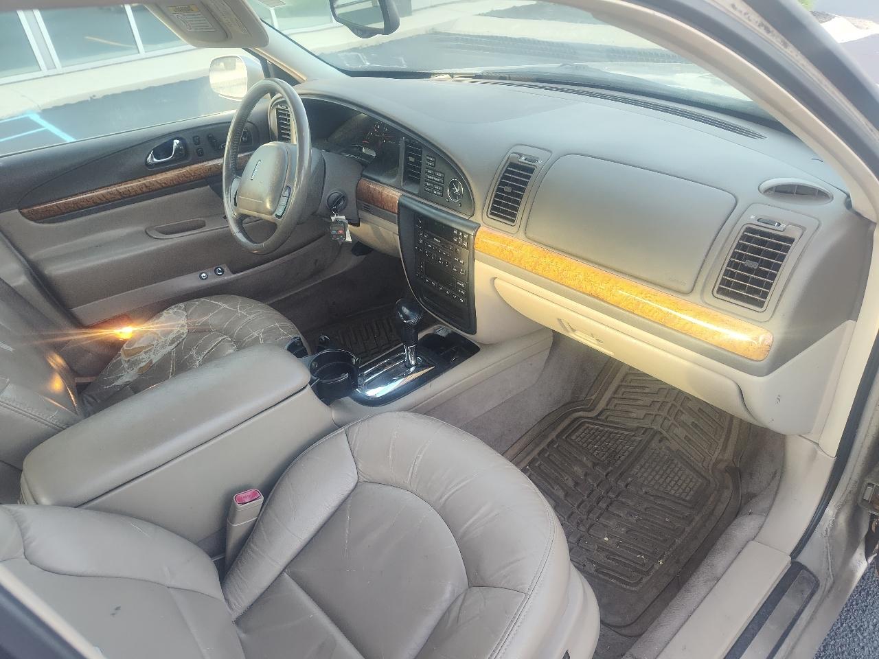 Lincoln Continental 4dr Sdn 2000