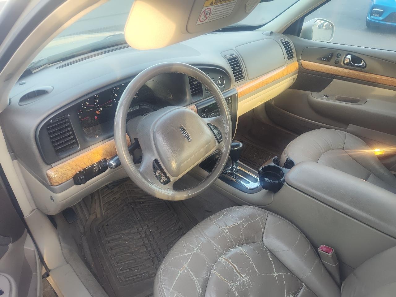 Lincoln Continental 4dr Sdn 2000